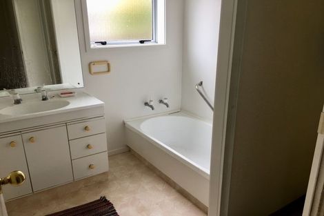 Photo of property in 3 Lochend Place, Highland Park, Auckland, 2010