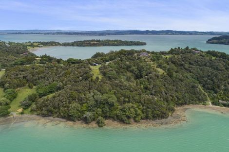 Photo of property in 90 Tahunatapu Road, Parua Bay, Whangarei, 0174