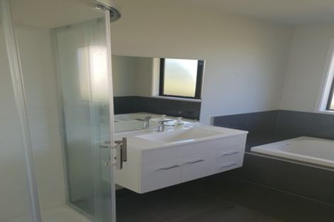 Photo of property in 1a Links Drive, Waiwhakaiho, New Plymouth, 4312