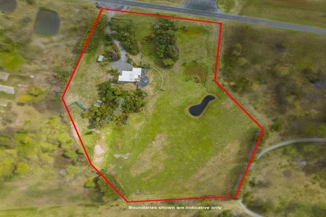 Photo of property in 114 Rutherford Drive, Waikanae Beach, Waikanae, 5036