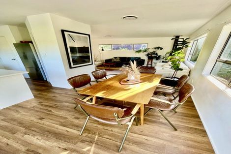 Photo of property in 2/56 Knightsbridge Drive, Forrest Hill, Auckland, 0620