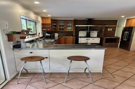 Photo of property in 1098 Peak Road, Helensville, 0875