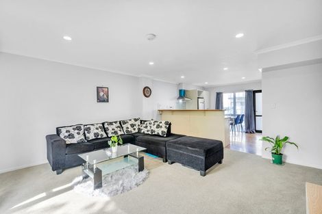 Photo of property in Tuscany Way, 20/3 Ambrico Place, New Lynn, Auckland, 0600