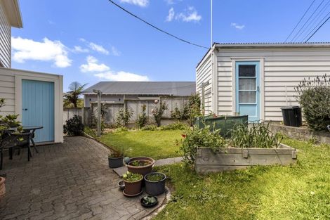 Photo of property in 31 Queens Drive, Kilbirnie, Wellington, 6022