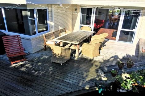 Photo of property in 256 Vipond Road, Stanmore Bay, Whangaparaoa, 0932