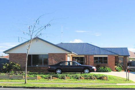 Photo of property in 71 Sandwich Road, St Andrews, Hamilton, 3200