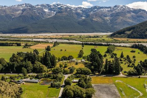 Photo of property in 570 Glenorchy-paradise Road, Glenorchy, 9372