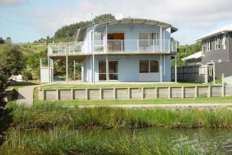 Photo of property in 8 Motukorure Parade, Cooks Beach, Whitianga, 3591
