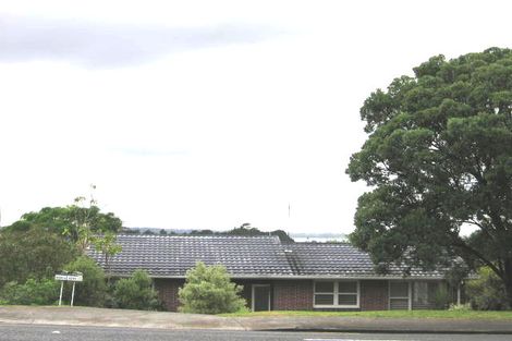 Photo of property in 4241 Great North Road, Glendene, Auckland, 0602