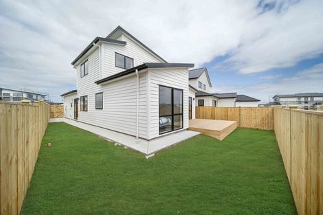 Photo of property in 12 Korowhiti Road, Clarks Beach, 2122