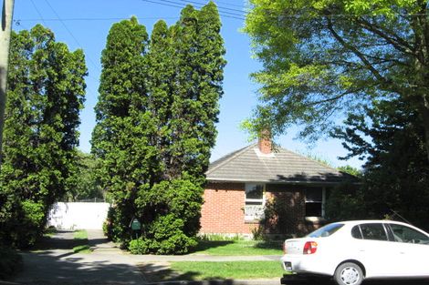 Photo of property in 33 Guildford Street, Burnside, Christchurch, 8053