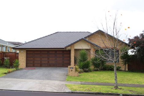 Photo of property in 32 Corta Bella Place, Golflands, Auckland, 2013
