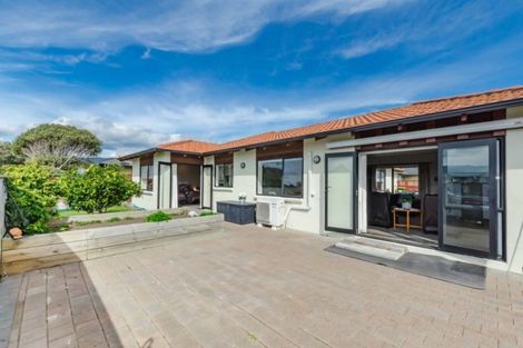 Photo of property in 11 Central Park, Paraparaumu Beach, Paraparaumu, 5032