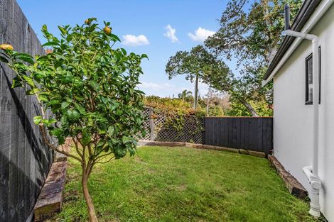 Photo of property in 27a Comins Crescent, Mission Bay, Auckland, 1071