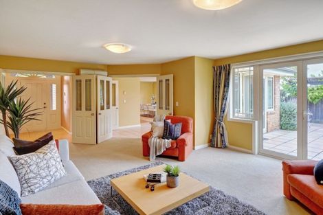 Photo of property in 15 Avon Gate, Russley, Christchurch, 8042