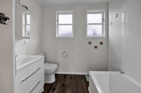 Photo of property in 40 Mahoe Street, Inglewood, 4330