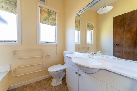 Photo of property in 142 Douglas Street, Highfield, Timaru, 7910