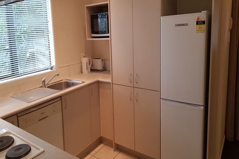 Photo of property in 8b Schnapper Rock Road, Schnapper Rock, Auckland, 0632