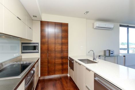 Photo of property in 22 Liardet Apartments, 401/22 Liardet Street, New Plymouth, 4310
