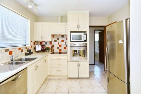 Photo of property in 2 Fiona Place, Hei Hei, Christchurch, 8042