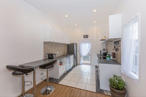 Photo of property in 1/206 Manuka Road, Bayview, Auckland, 0629