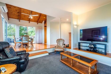 Photo of property in 8 Hebe Place, Birkenhead, Auckland, 0626