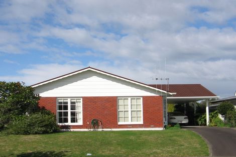 Photo of property in 14 Mudgway Place, Awapuni, Palmerston North, 4412