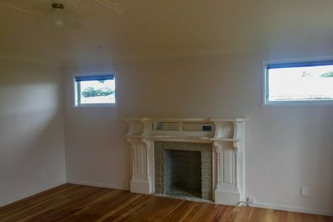 Photo of property in 22 Clendon Place, Manurewa, Auckland, 2102