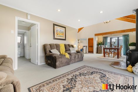 Photo of property in 16 Muirfield Street, Wattle Downs, Auckland, 2103