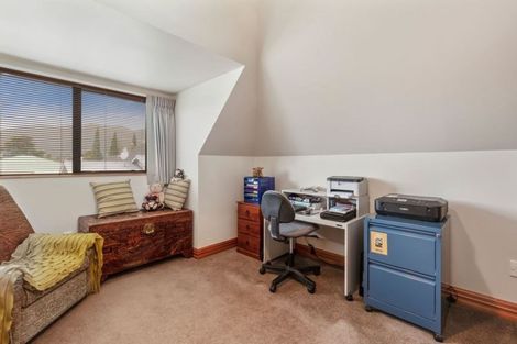 Photo of property in 2/4 Wai-iti Crescent, Woburn, Lower Hutt, 5010