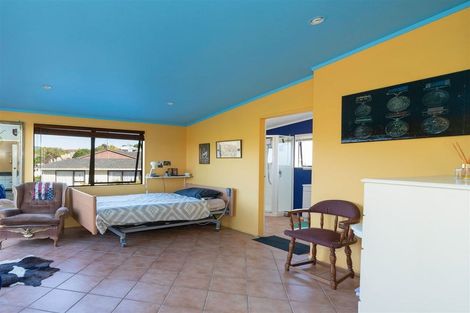 Photo of property in 12 Pohutukawa Crescent, Raumati Beach, Paraparaumu, 5032