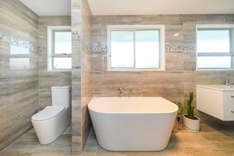 Photo of property in 17 Anaru Place, Awapuni, Palmerston North, 4412