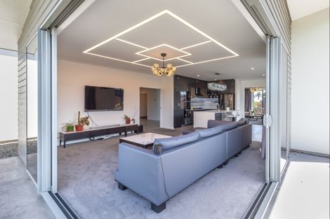Photo of property in 18 Phoenix Palms Grove, Levin, 5510