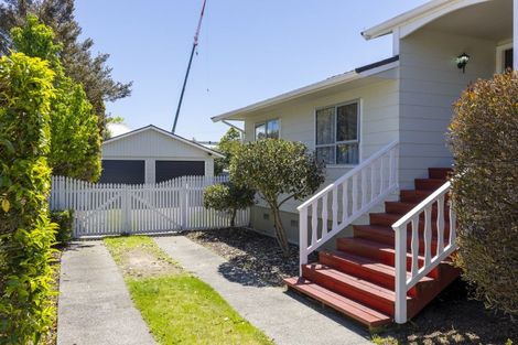 Photo of property in 16 Glengarry Place, Hilltop, Taupo, 3330