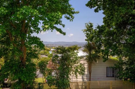 Photo of property in 2/20 Donovan Avenue, Massey, Auckland, 0614