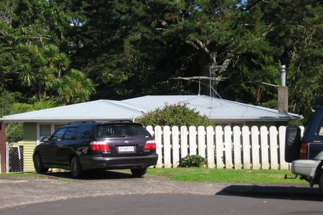 Photo of property in 17 Willowbrook Place, Titirangi, Auckland, 0604