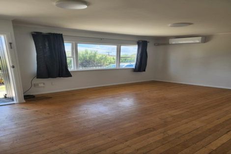 Photo of property in 79 Royal View Road, Te Atatu South, Auckland, 0610