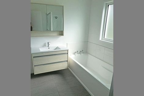 Photo of property in 1/18 Tironui Station Road East, Papakura, 2112