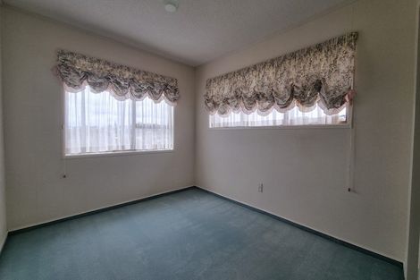 Photo of property in 17b Colmar Road, Mellons Bay, Auckland, 2014