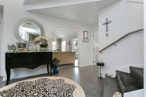 Photo of property in 15 Naomi Place, Cambridge, 3434