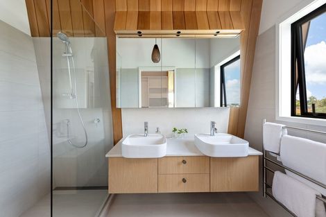 Photo of property in 8a Awarua Crescent, Orakei, Auckland, 1071