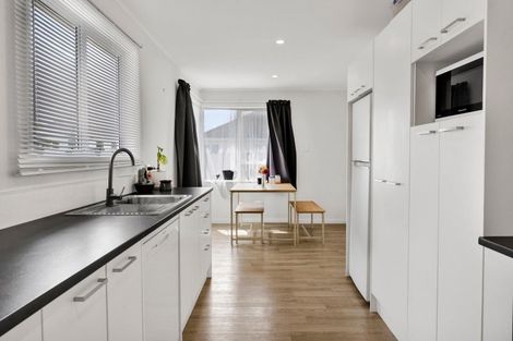 Photo of property in 28 Celia Street, Stratford, 4332