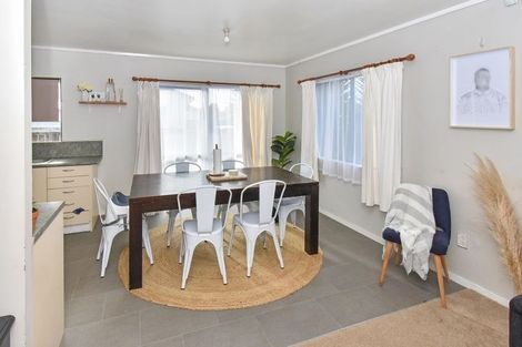 Photo of property in 32a Barneys Farm Road, Clendon Park, Auckland, 2103