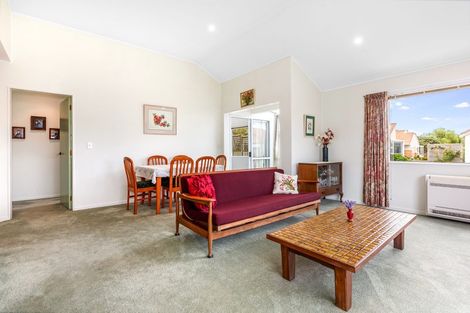 Photo of property in 17 Lakeside Villas, Whitby, Porirua, 5024