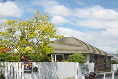 Photo of property in 12a Dunedin Street, Redwood, Christchurch, 8051