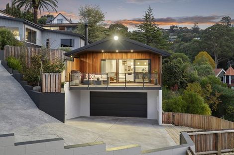 Photo of property in 32 Soleares Avenue, Mount Pleasant, Christchurch, 8081