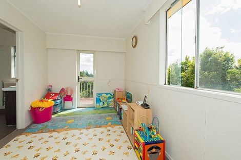 Photo of property in 1016 East Coast Road, Fairview Heights, Auckland, 0630