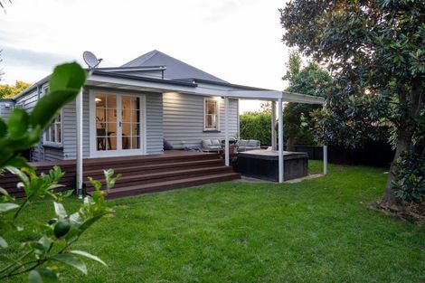 Photo of property in 92 Williams Street, Cambridge, 3434