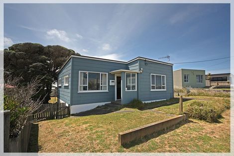 Photo of property in 13 Nelson Street, Foxton Beach, Foxton, 4815