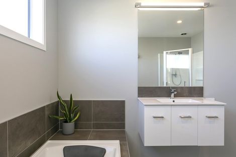 Photo of property in 295 Tauhara Ridge Drive, Richmond Heights, Taupo, 3330